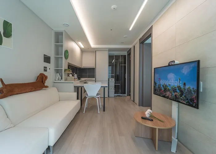 #gwangan Bridge#광안리해수욕장#광안대교뷰#해변뷰#헬스사우나#코니하우스 Apartment *